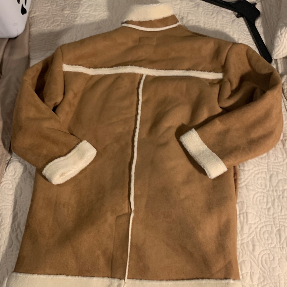 Woman’s Universal Thread Shearling Jacket NEW - Picture 3 of 10